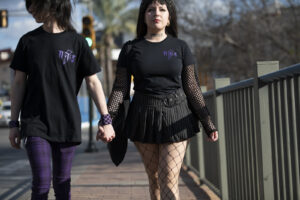 Camiseta ALIVE OUTSIDE - Imagen 2